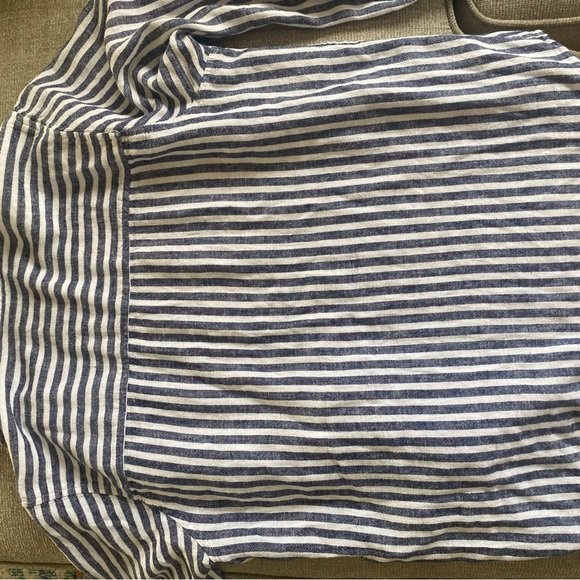 Universal thread relaxed fit button down - Picture 6 of 7